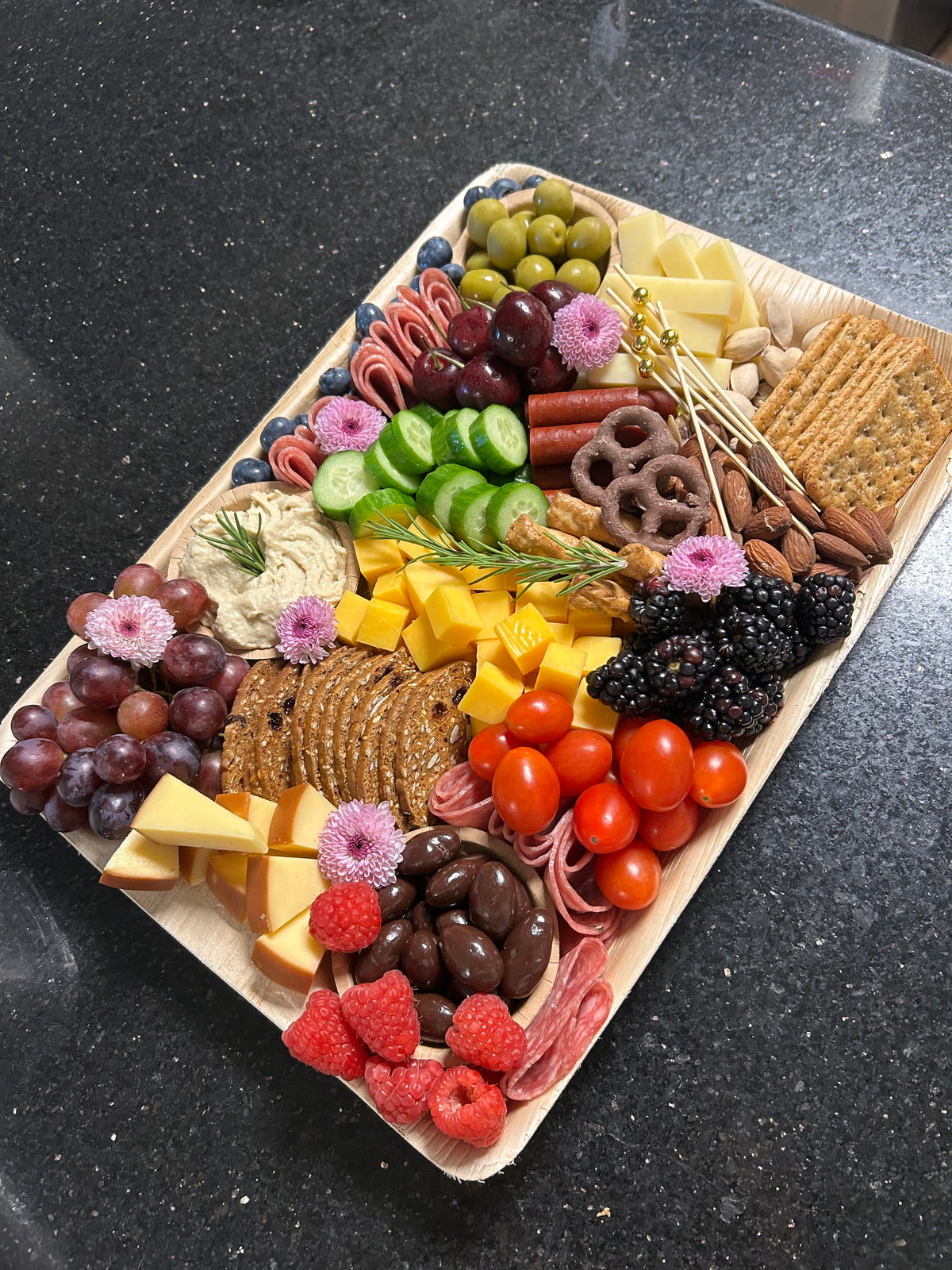 Giftable Charcuterie Board! (Approx 5-7ppl)