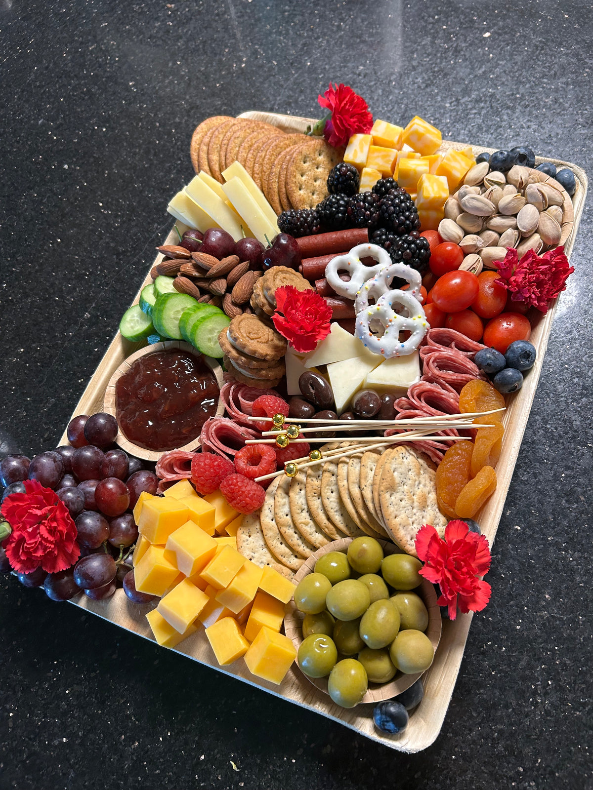 Giftable Charcuterie Board! (Approx 5-7ppl)